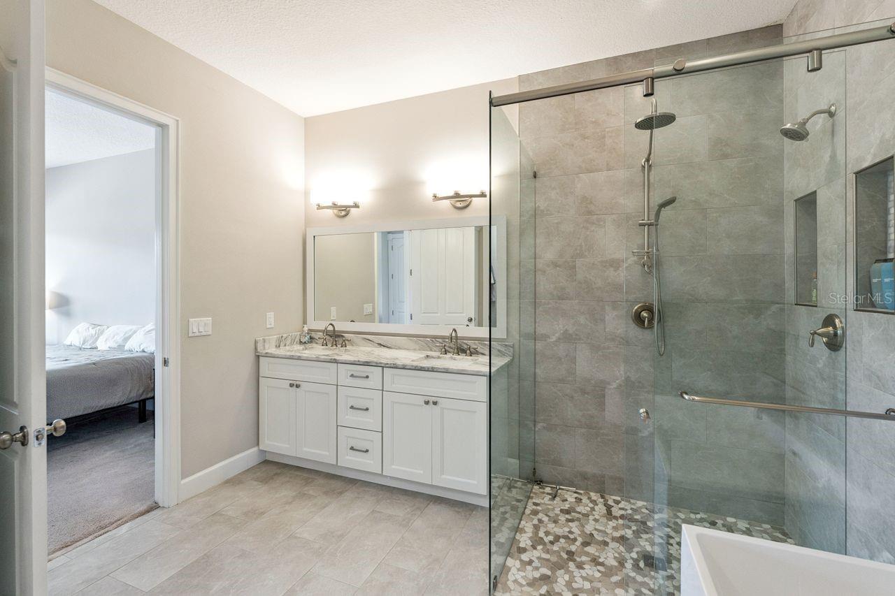 Image 20 of 59 For 1293 Langley Court