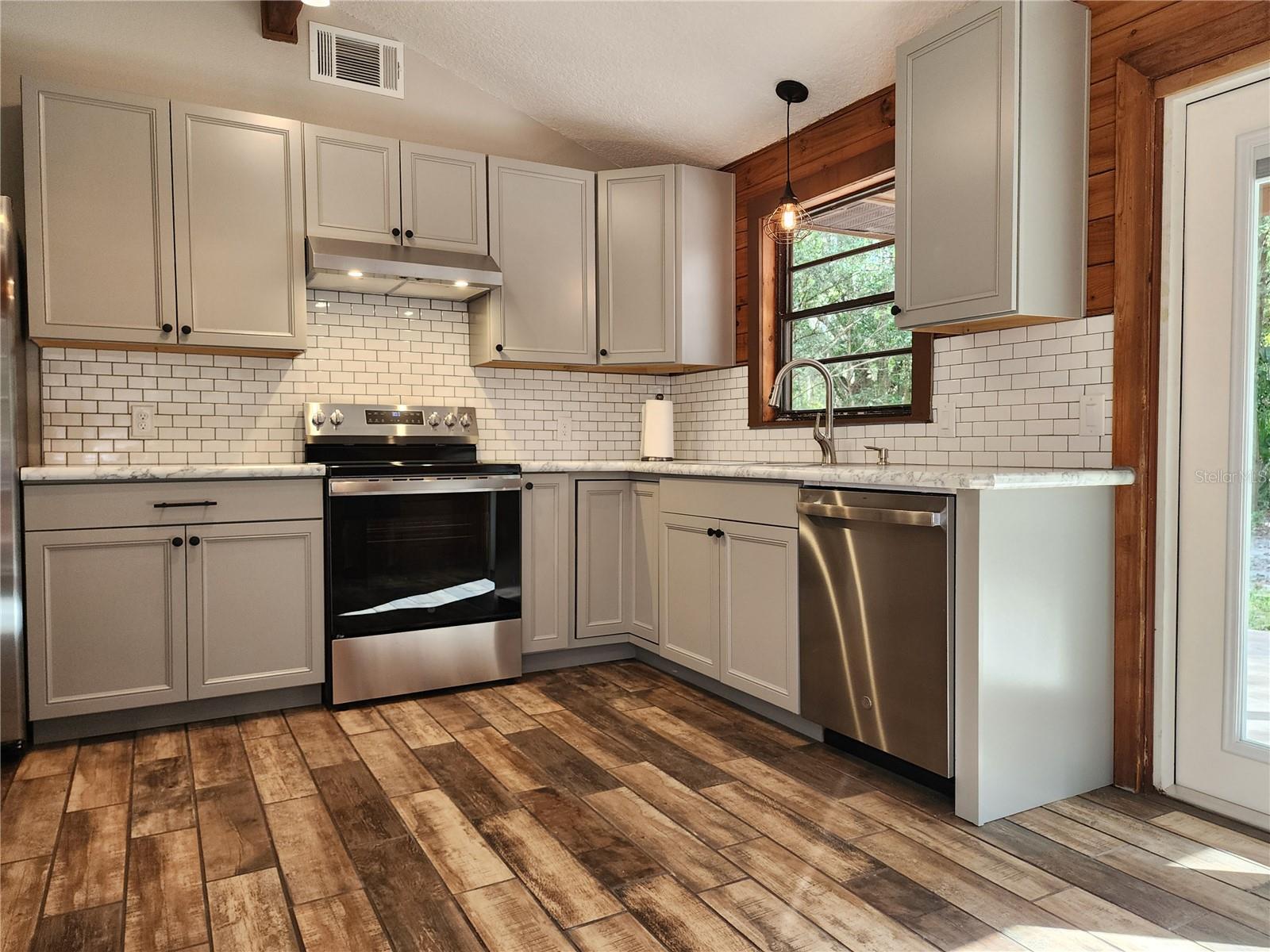 Image 5 of 29 For 32108 Holopaw Trail