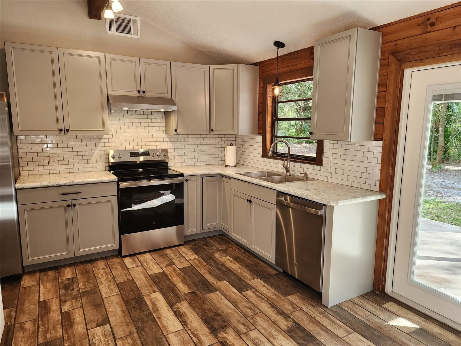 Image 9 of 29 For 32108 Holopaw Trail