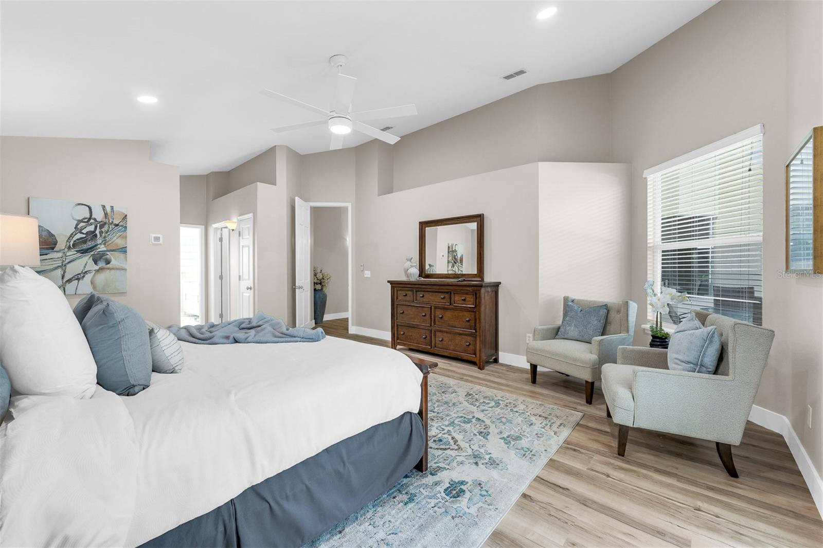 Image 14 of 50 For 845 Coach Lamp Court