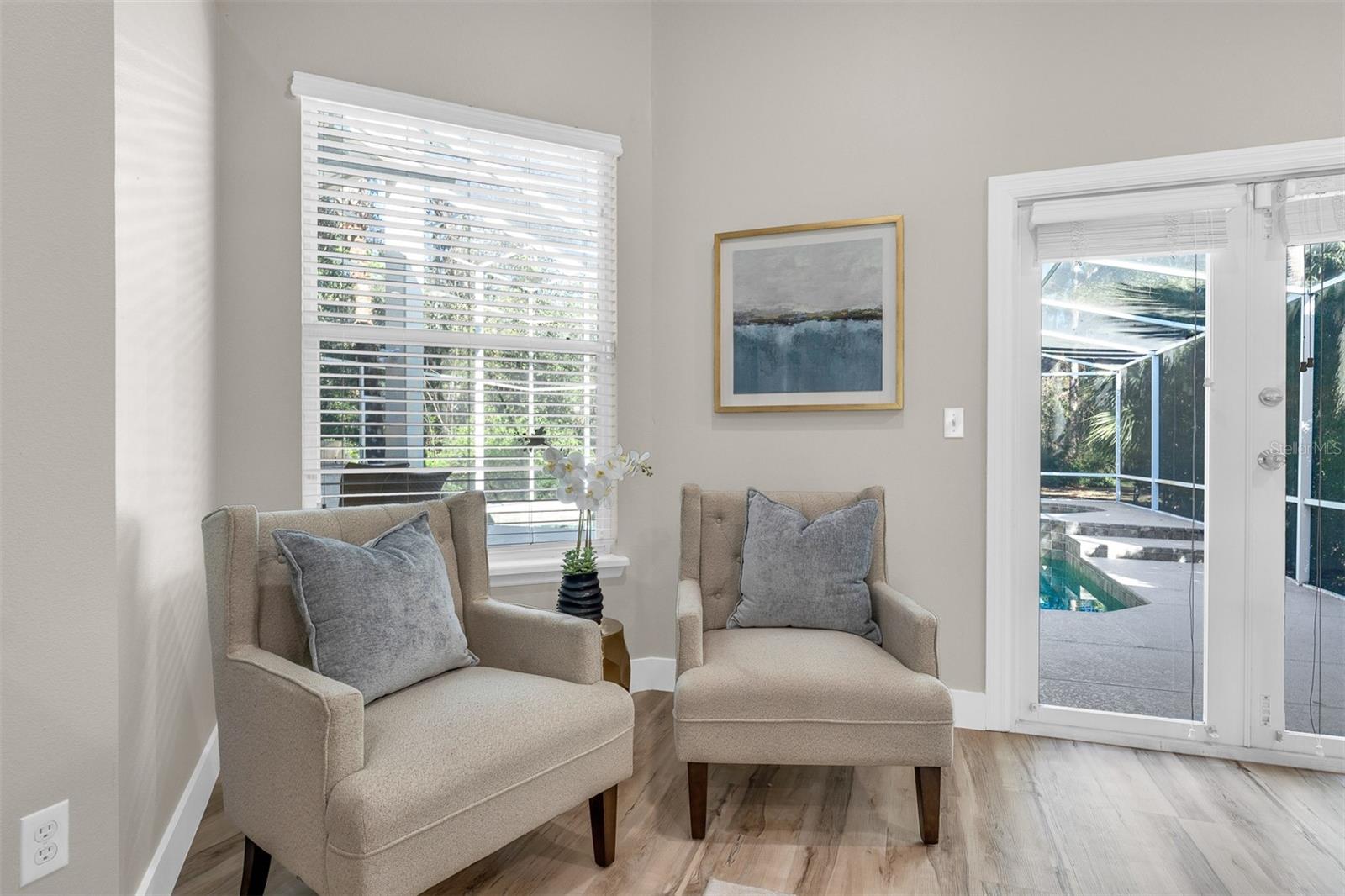 Image 17 of 50 For 845 Coach Lamp Court