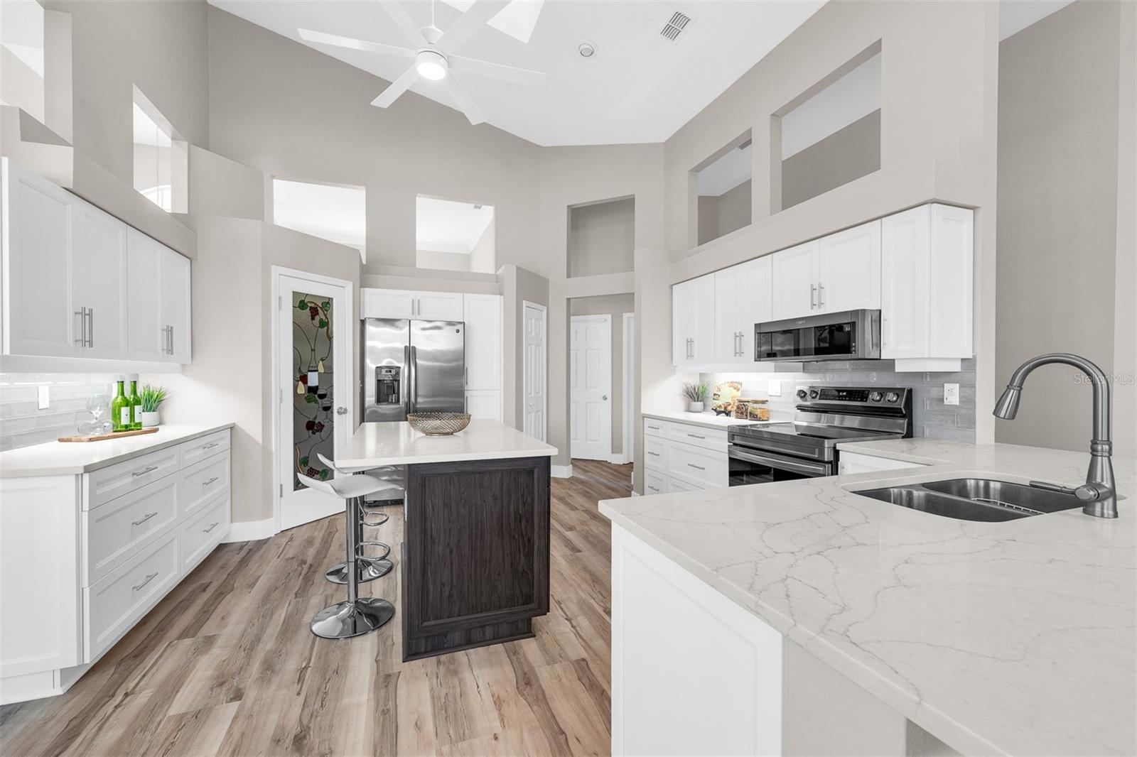 Image 18 of 50 For 845 Coach Lamp Court