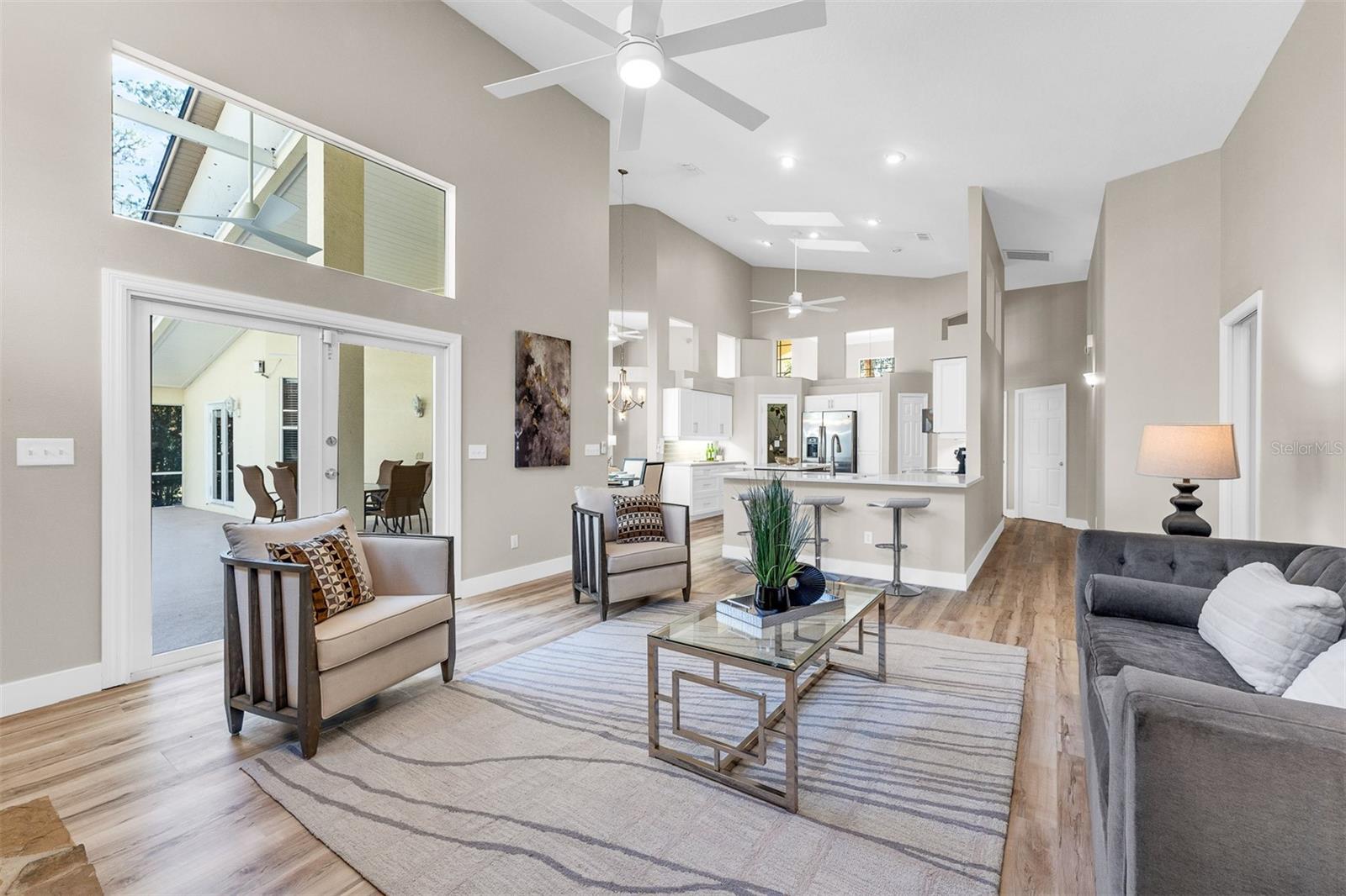 Image 22 of 50 For 845 Coach Lamp Court