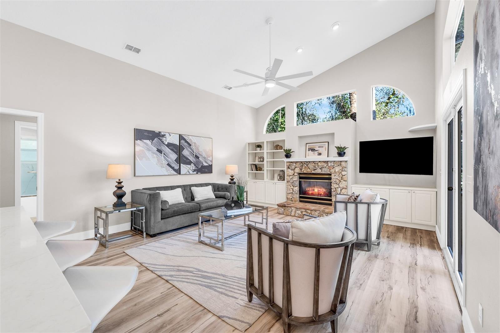 Image 23 of 50 For 845 Coach Lamp Court