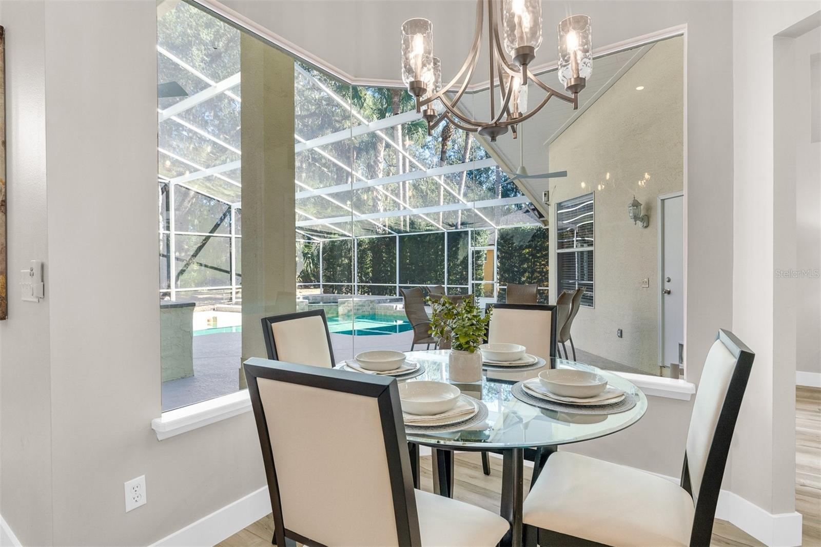 Image 26 of 50 For 845 Coach Lamp Court