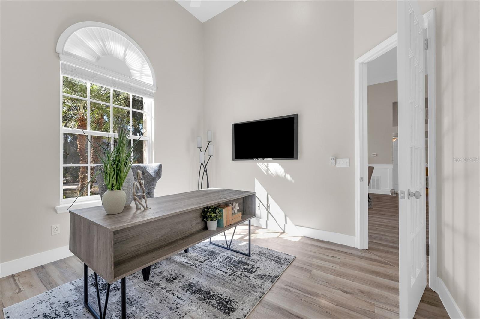 Image 27 of 50 For 845 Coach Lamp Court