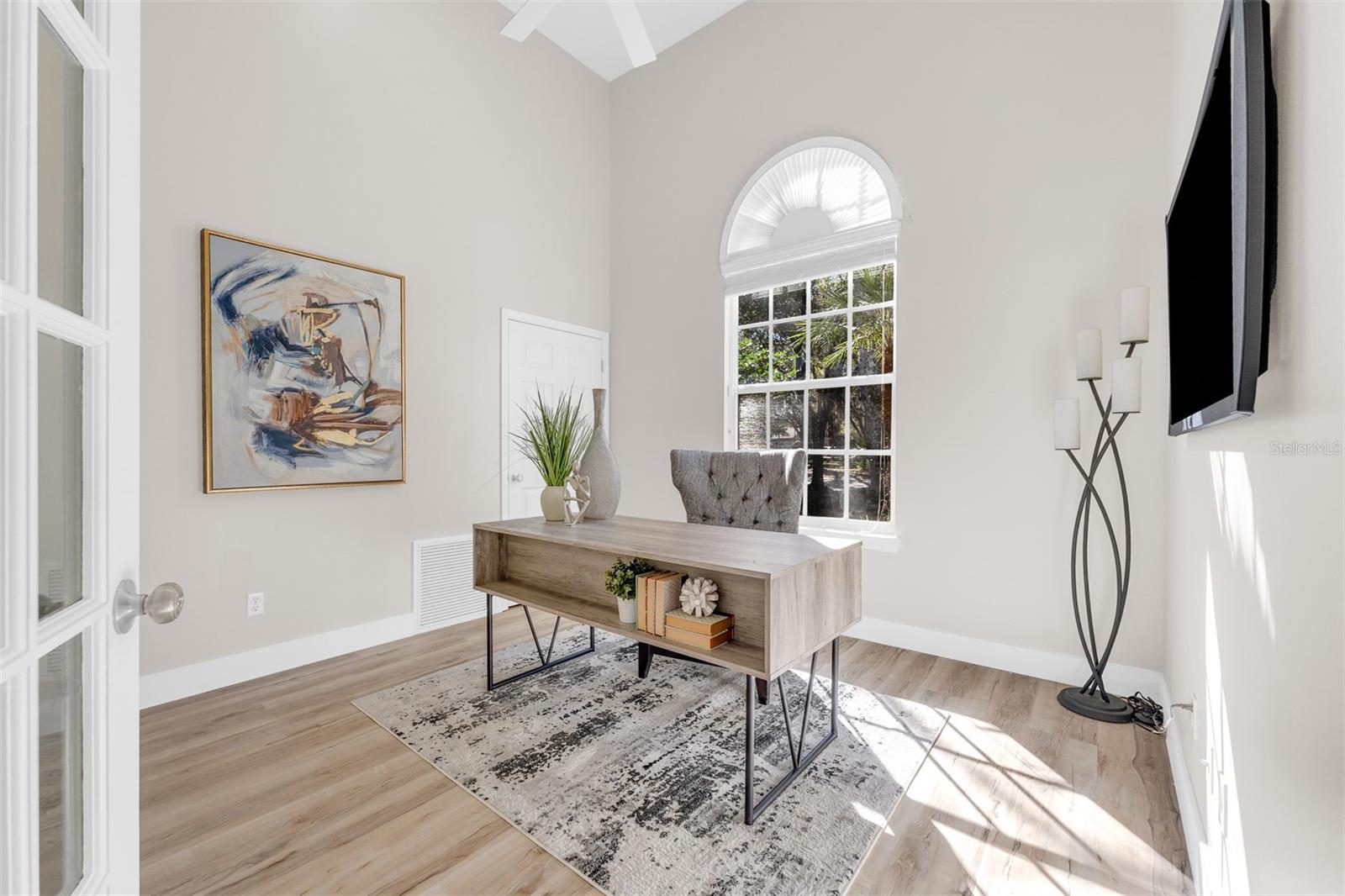 Image 28 of 50 For 845 Coach Lamp Court