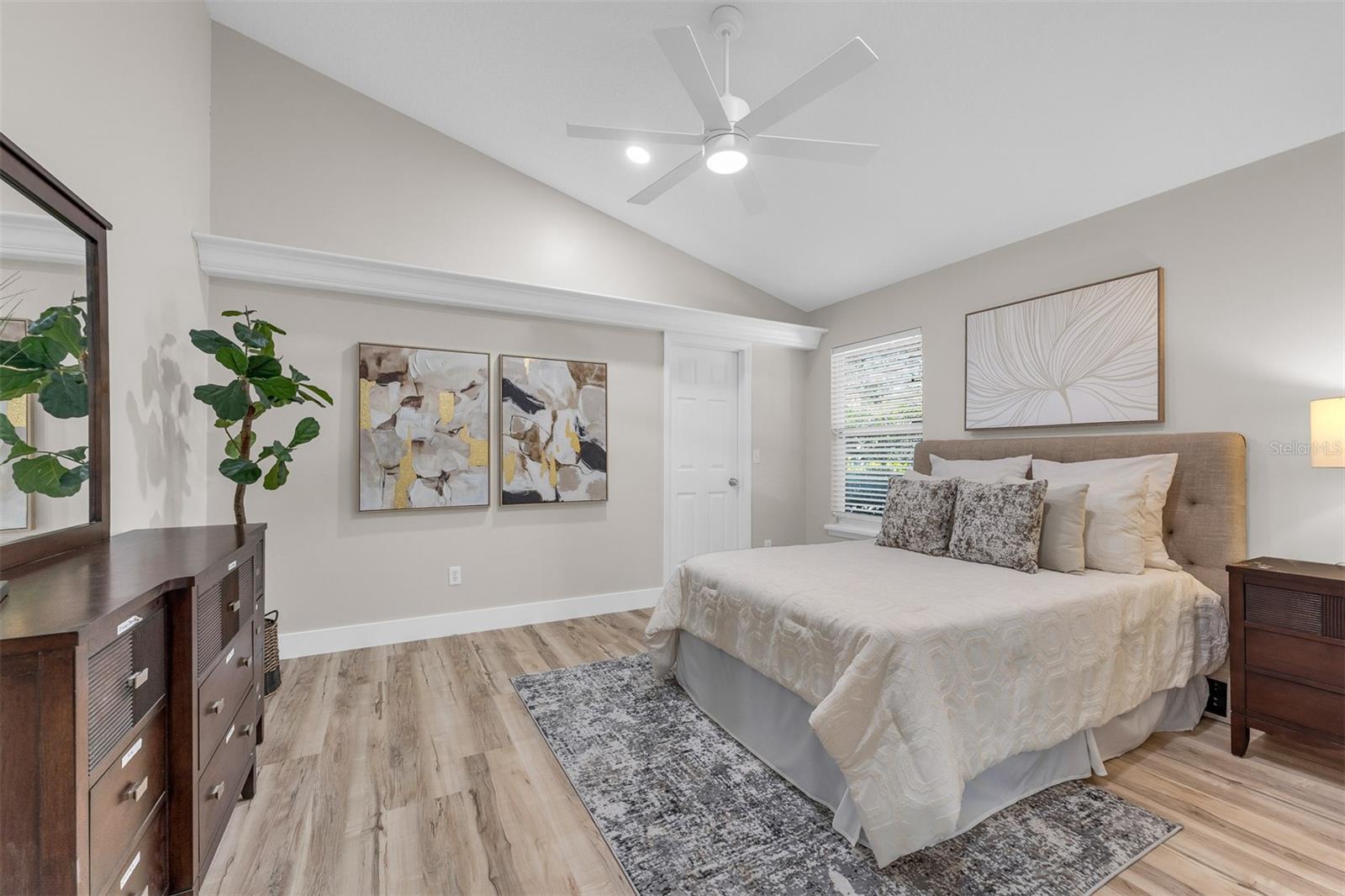 Image 30 of 50 For 845 Coach Lamp Court