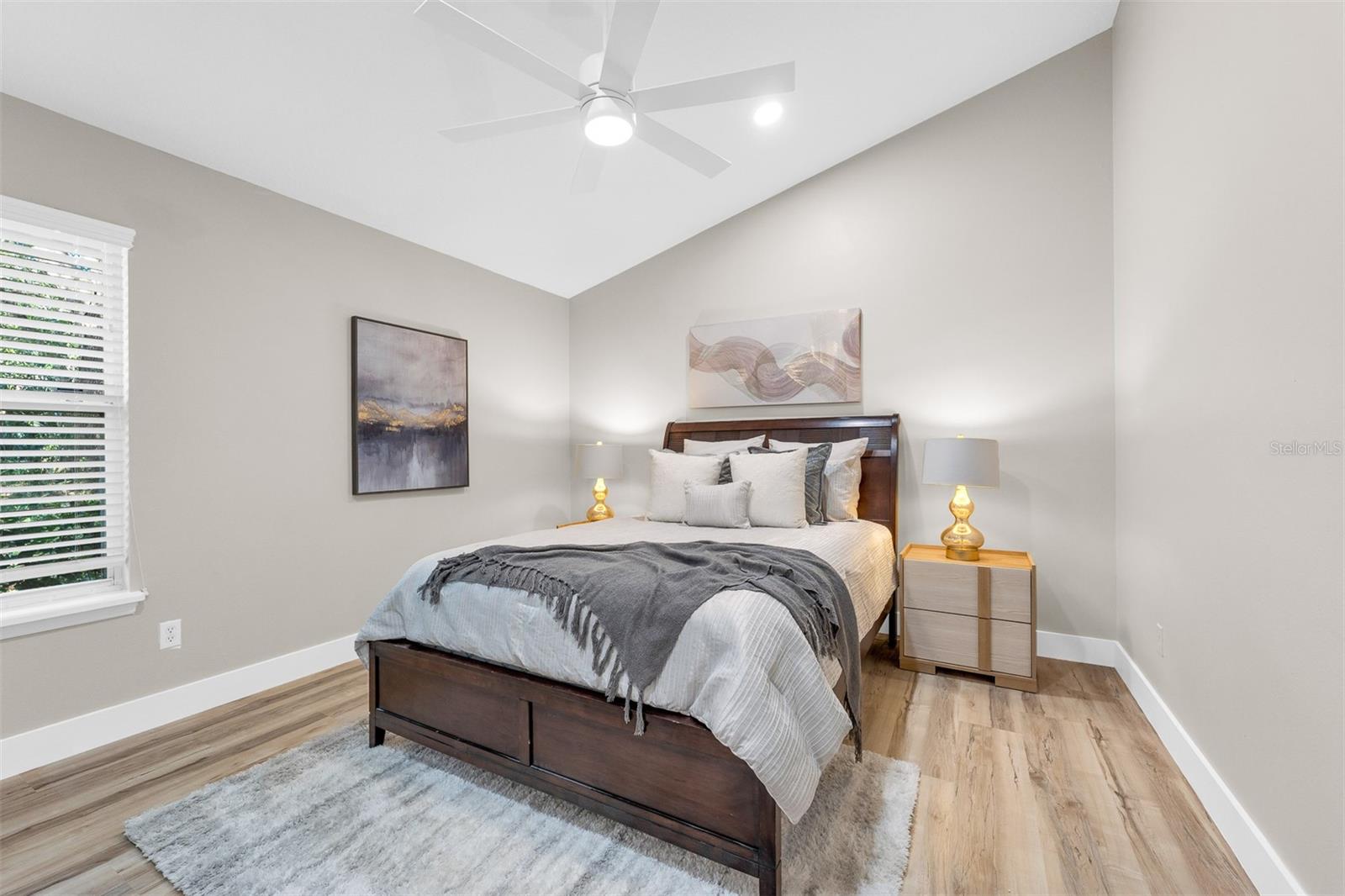 Image 31 of 50 For 845 Coach Lamp Court