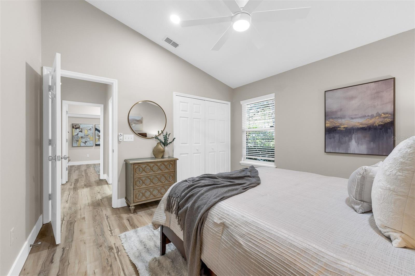 Image 32 of 50 For 845 Coach Lamp Court