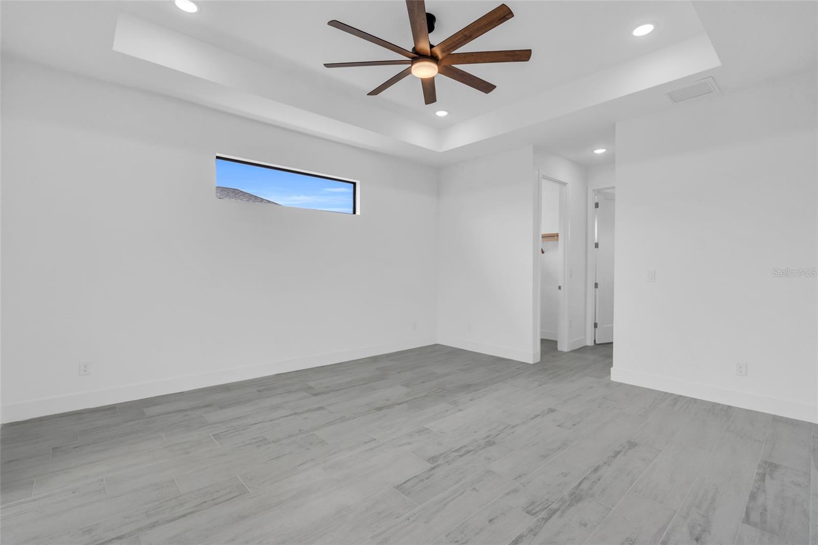 Image 28 of 39 For 15401 Aqua Circle