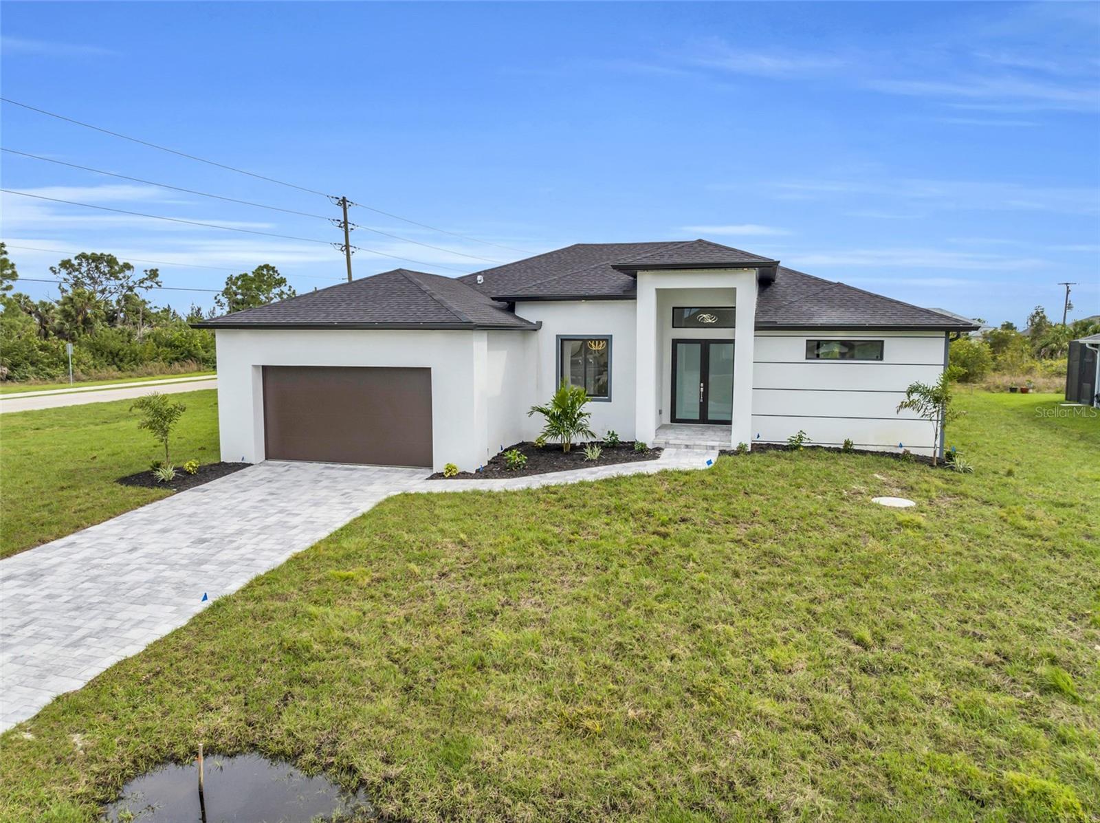 Image 3 of 39 For 15401 Aqua Circle