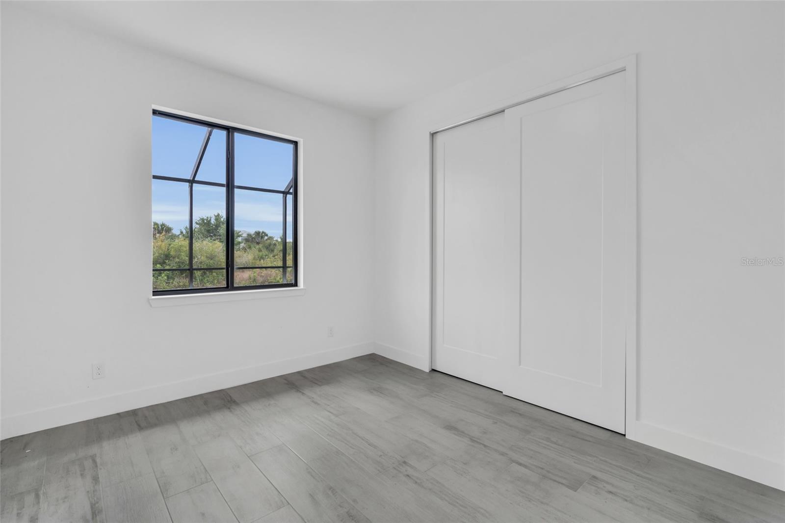 Image 38 of 39 For 15401 Aqua Circle