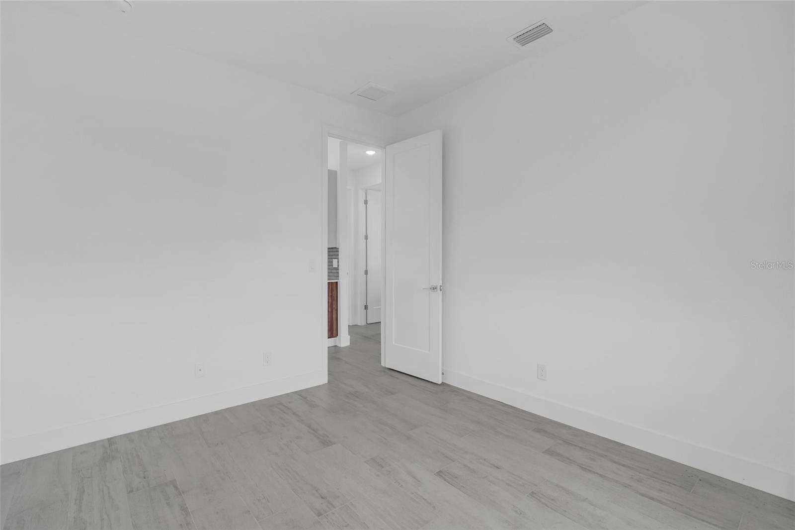 Image 39 of 39 For 15401 Aqua Circle