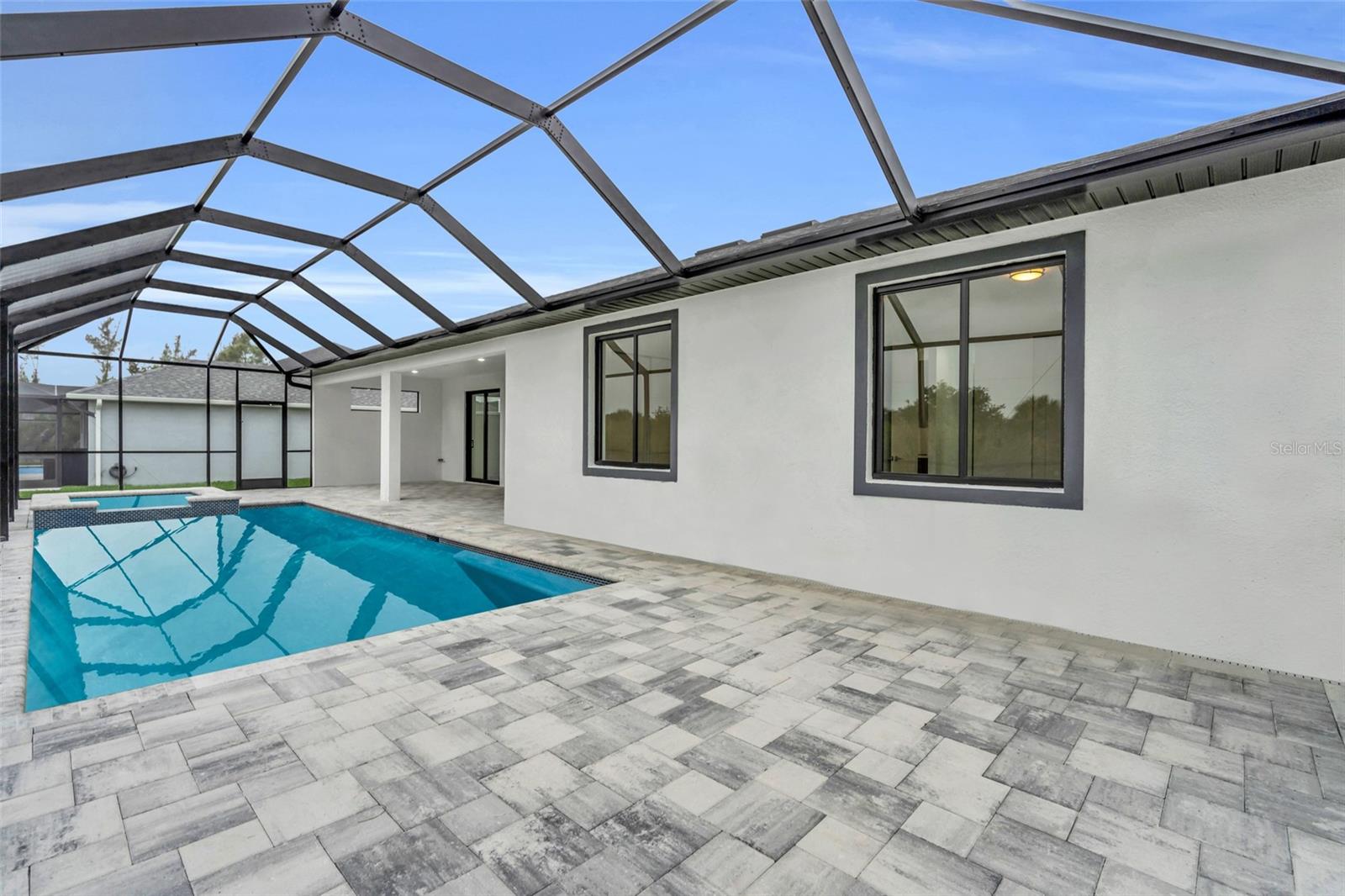 Image 7 of 39 For 15401 Aqua Circle