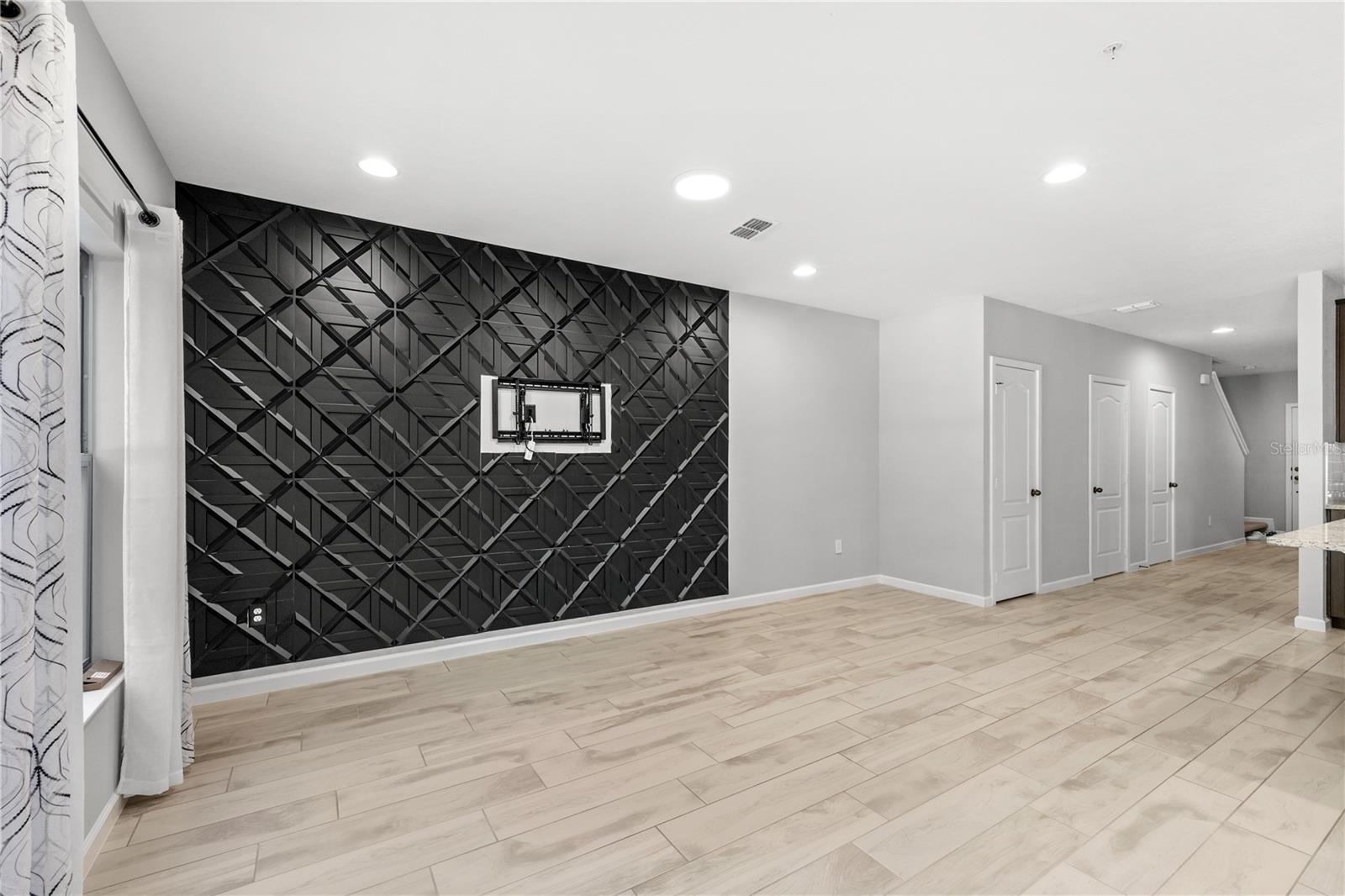 Image 11 of 34 For 260 Smugglers Way