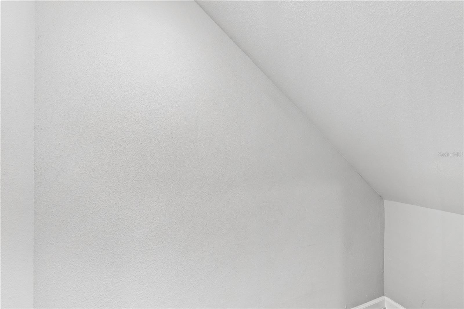 Image 14 of 34 For 260 Smugglers Way