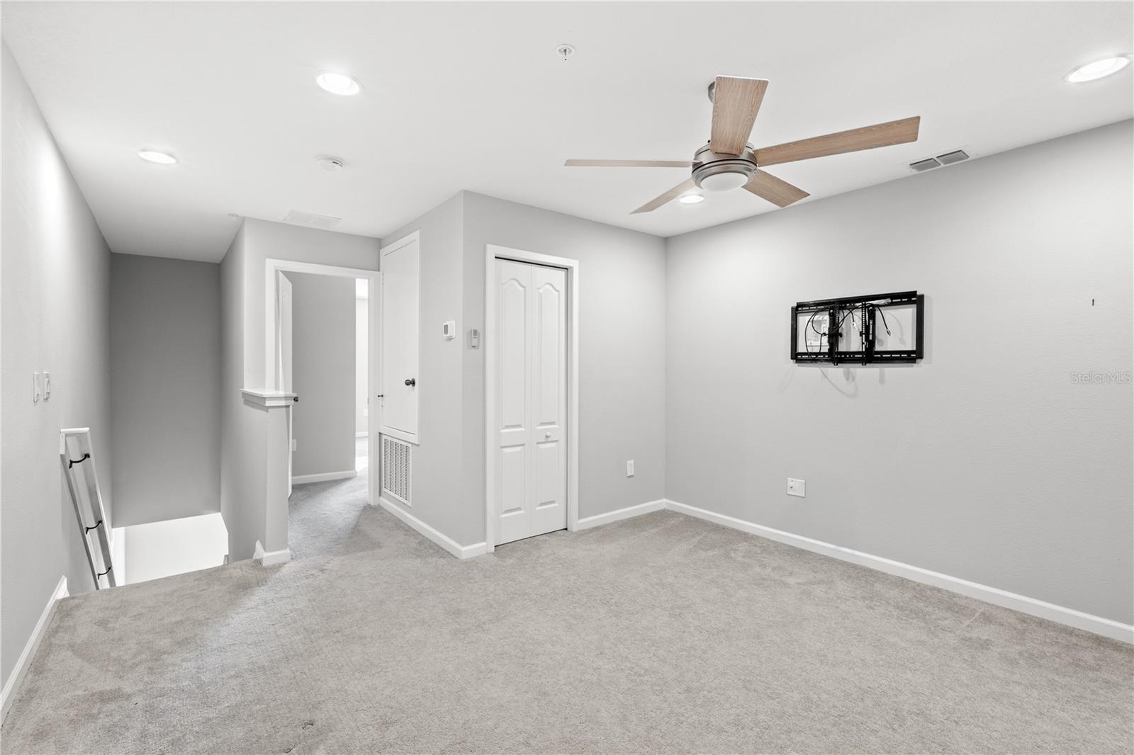 Image 16 of 34 For 260 Smugglers Way