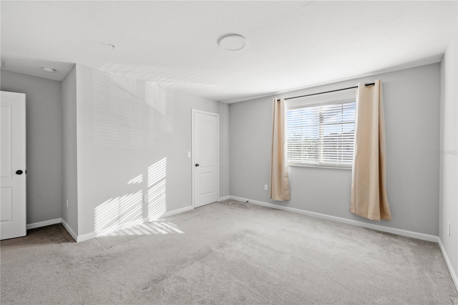 Image 20 of 34 For 260 Smugglers Way