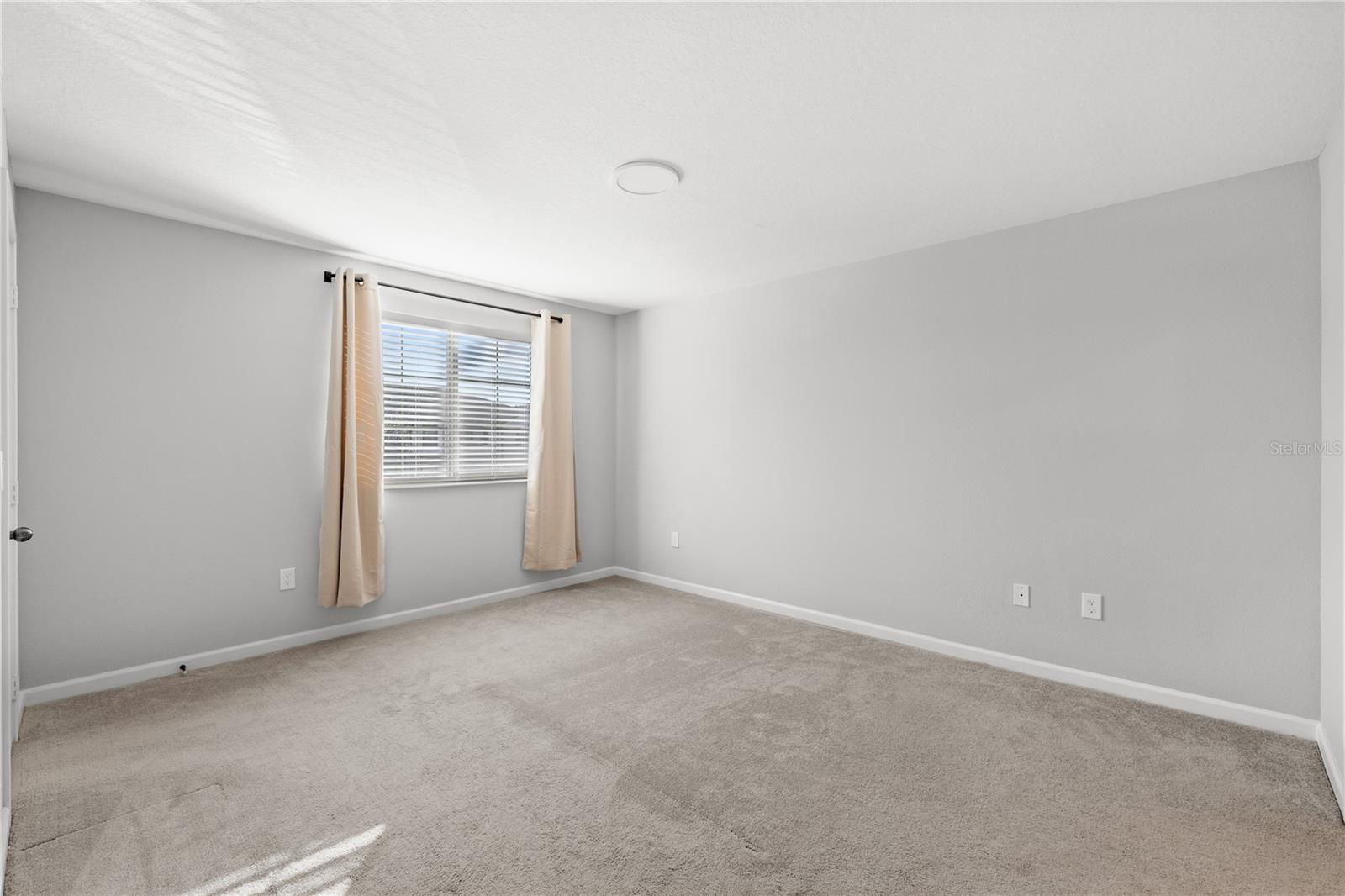 Image 21 of 34 For 260 Smugglers Way