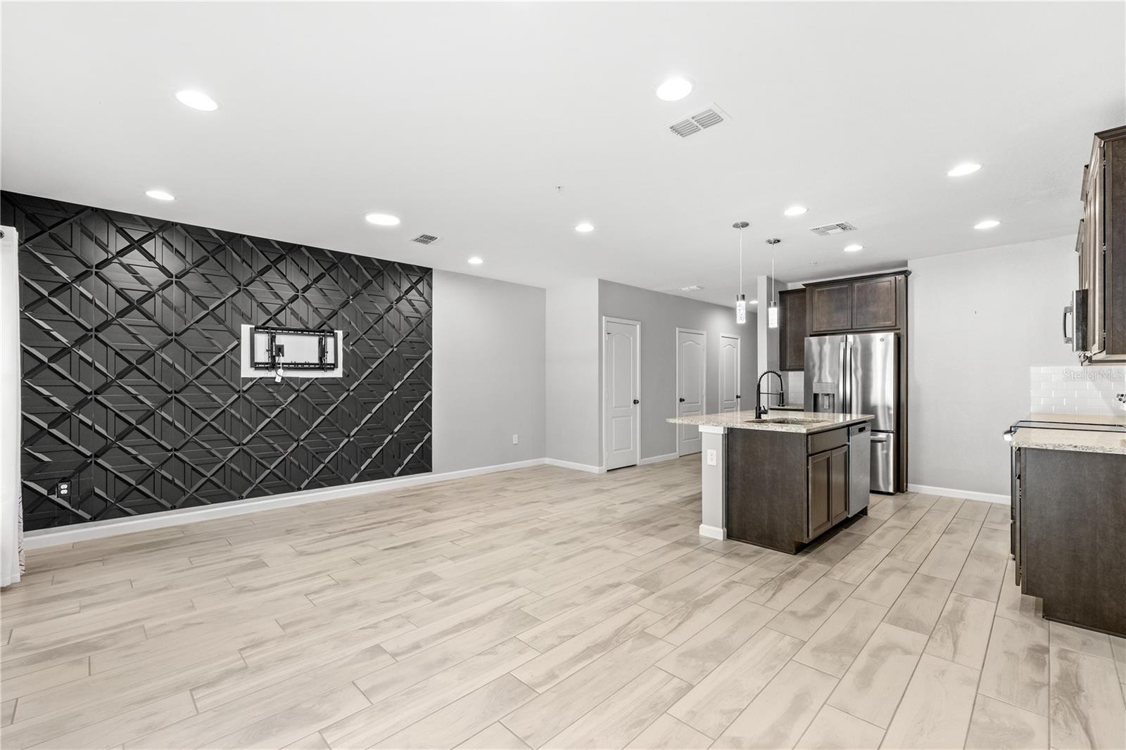 Image 5 of 34 For 260 Smugglers Way