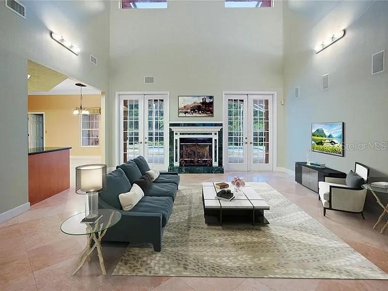 Image 10 of 39 For 627 Yorktown Drive