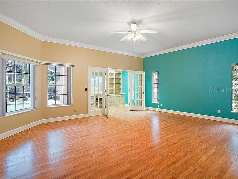 Image 14 of 39 For 627 Yorktown Drive