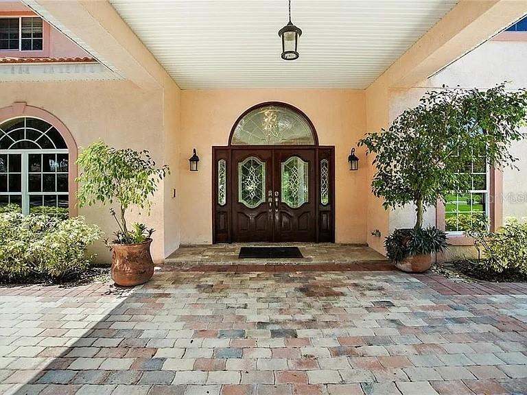 Image 3 of 39 For 627 Yorktown Drive