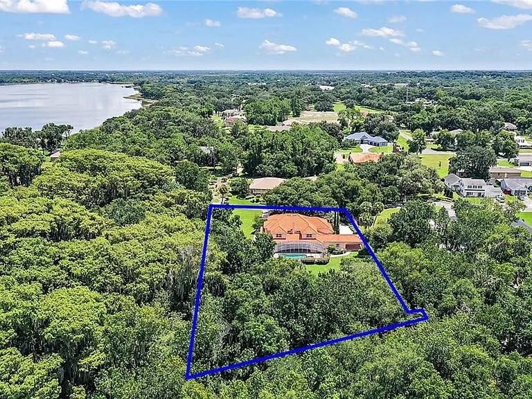 Image 31 of 39 For 627 Yorktown Drive