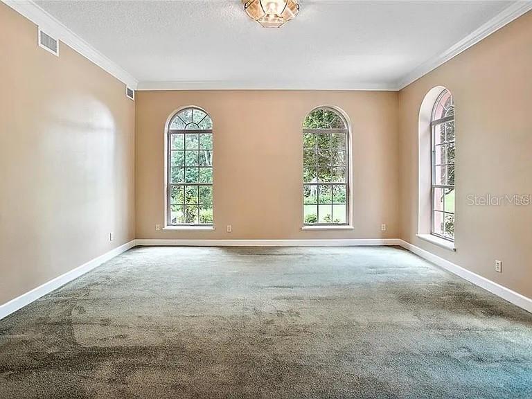 Image 8 of 39 For 627 Yorktown Drive