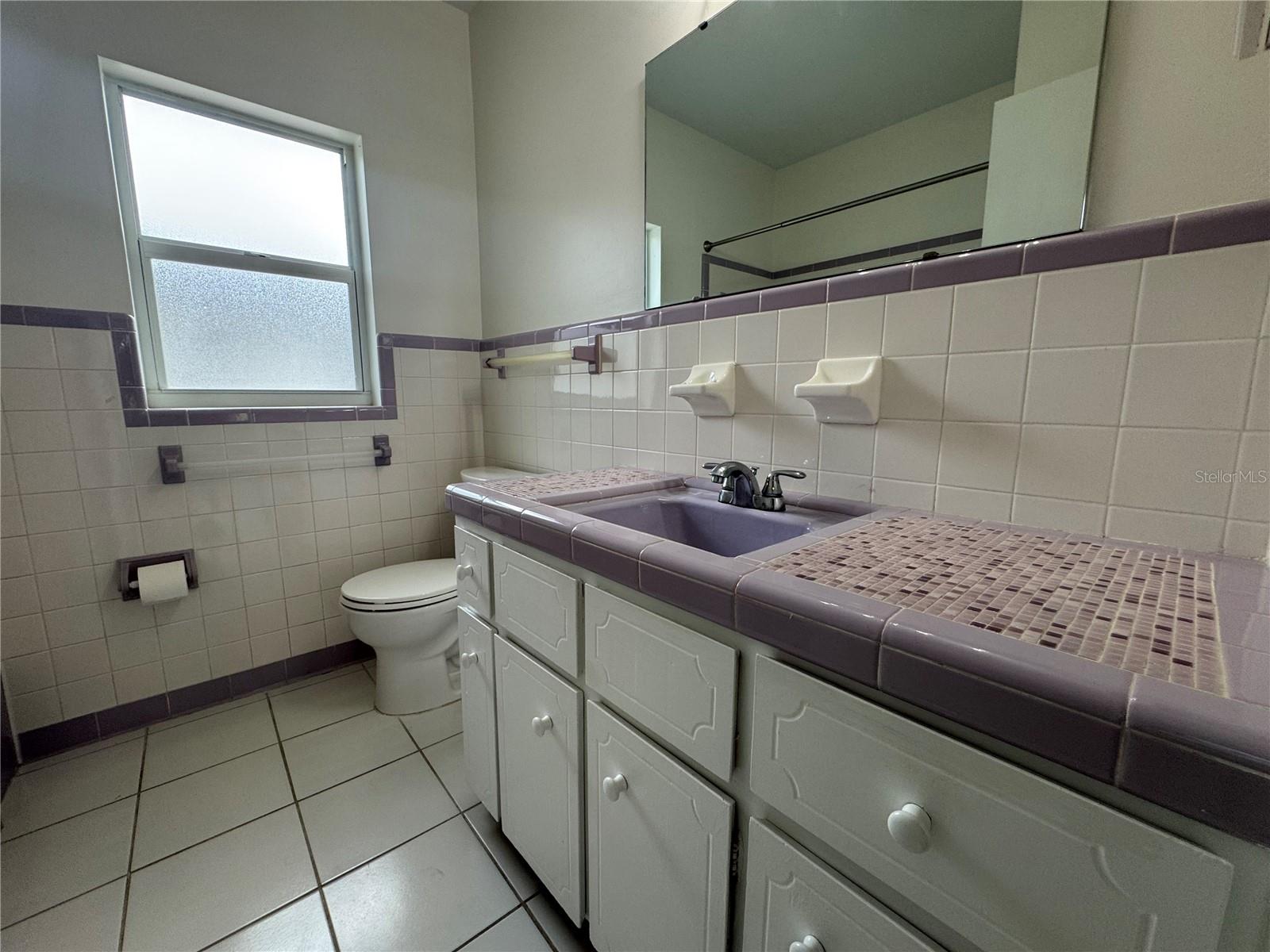 Image 13 of 25 For 206 Yale Street C