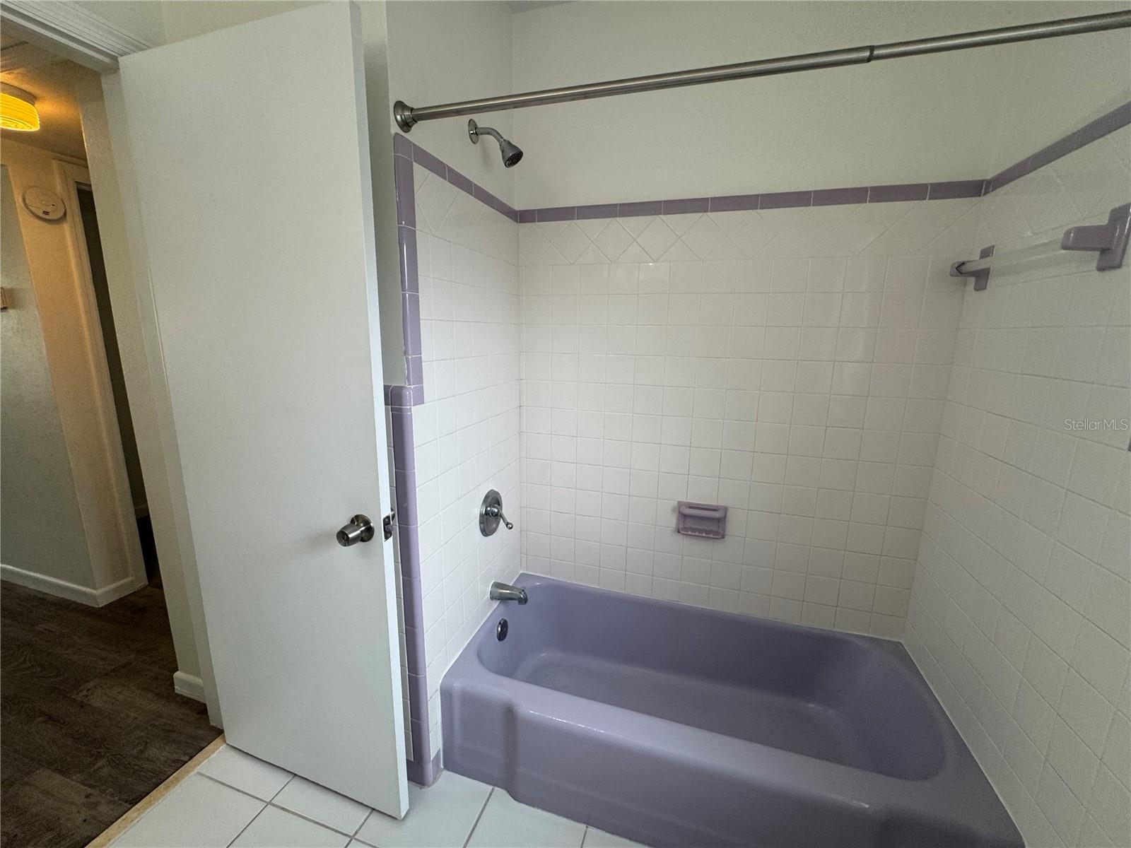 Image 14 of 25 For 206 Yale Street C