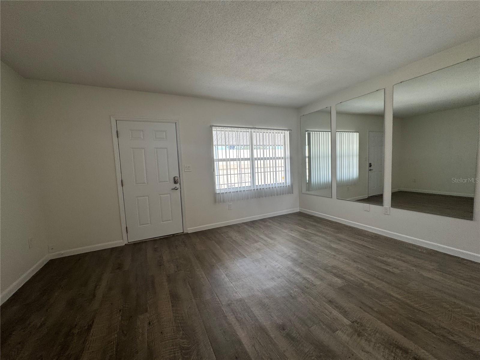 Image 5 of 25 For 206 Yale Street C