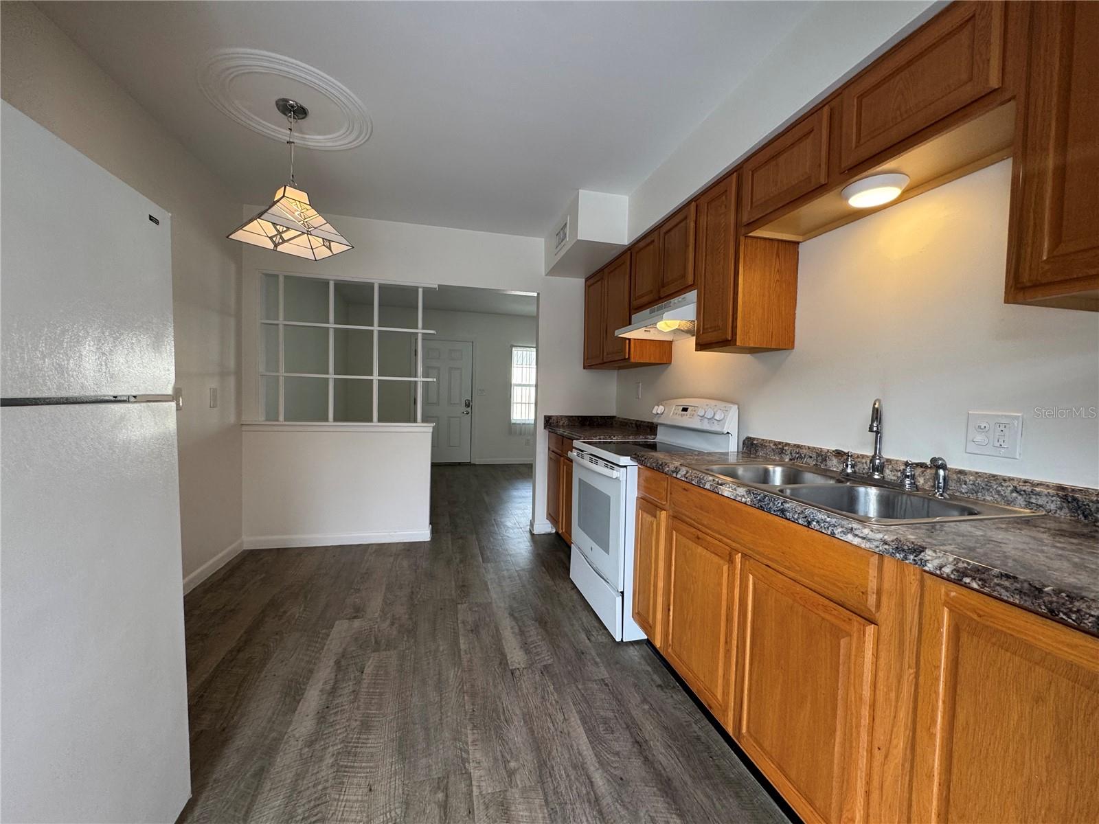 Image 9 of 25 For 206 Yale Street C