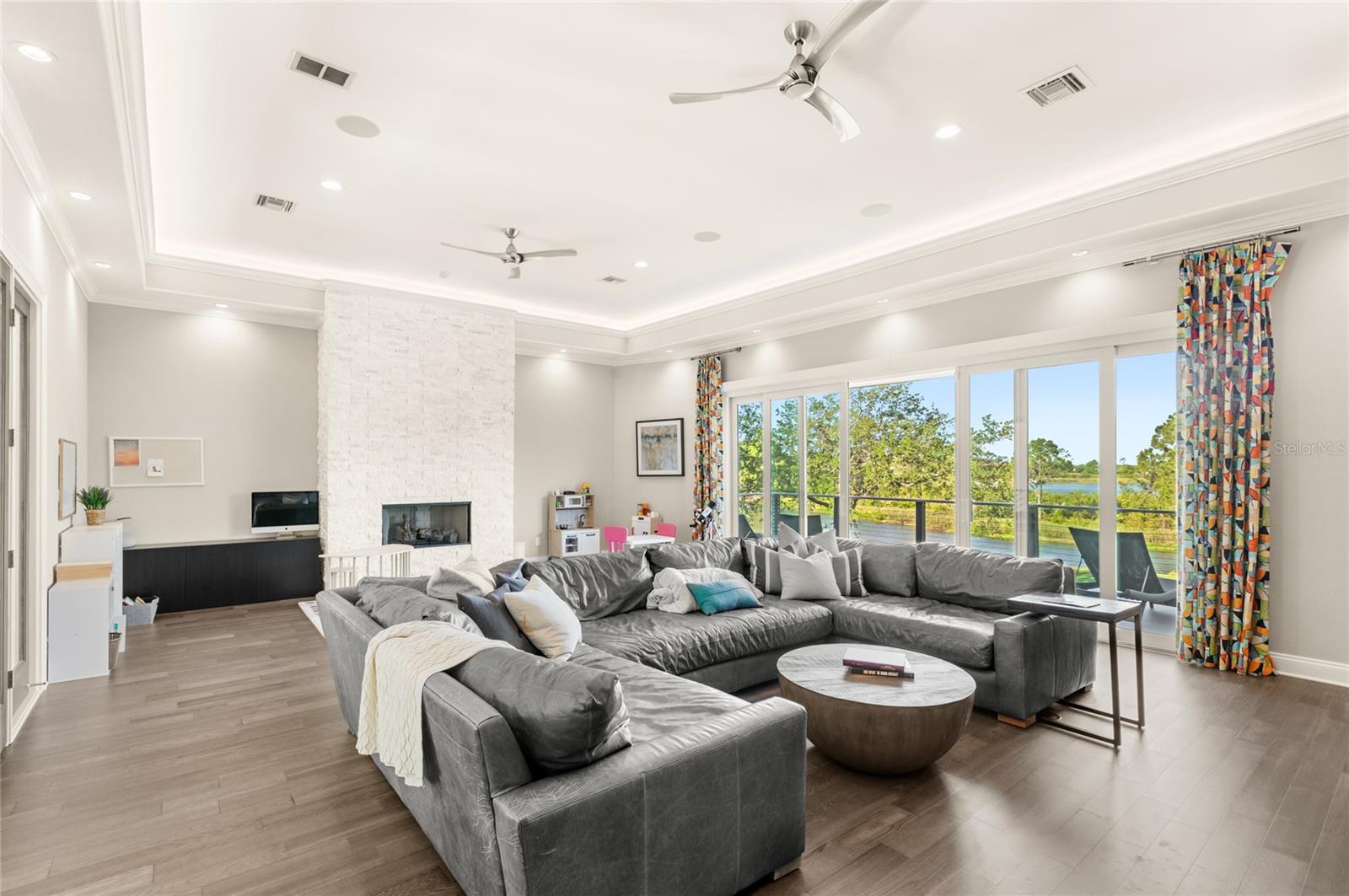 Image 26 of 49 For 11255 Macaw Court