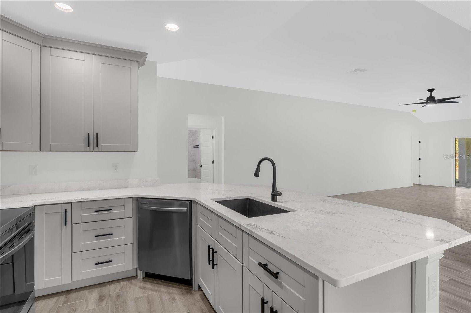 Image 3 of 20 For 4015 Indian Rock