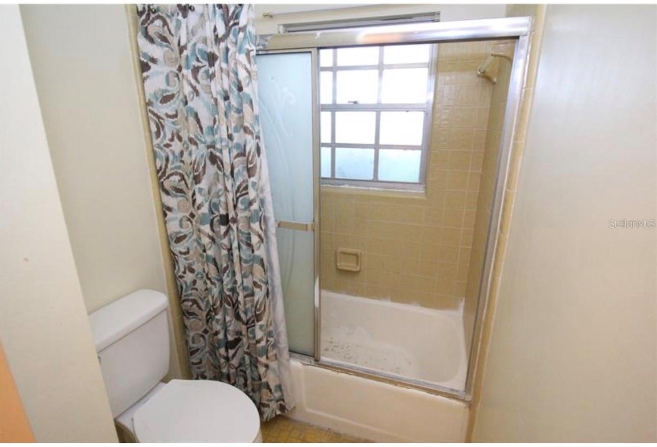 Image 22 of 28 For 125 Country Club Lane