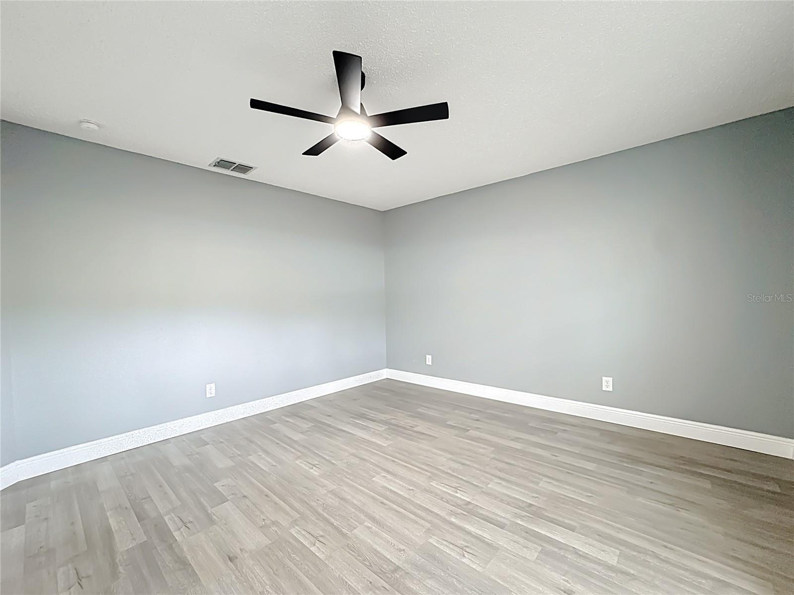 Image 28 of 67 For 697 Winding Lake Drive