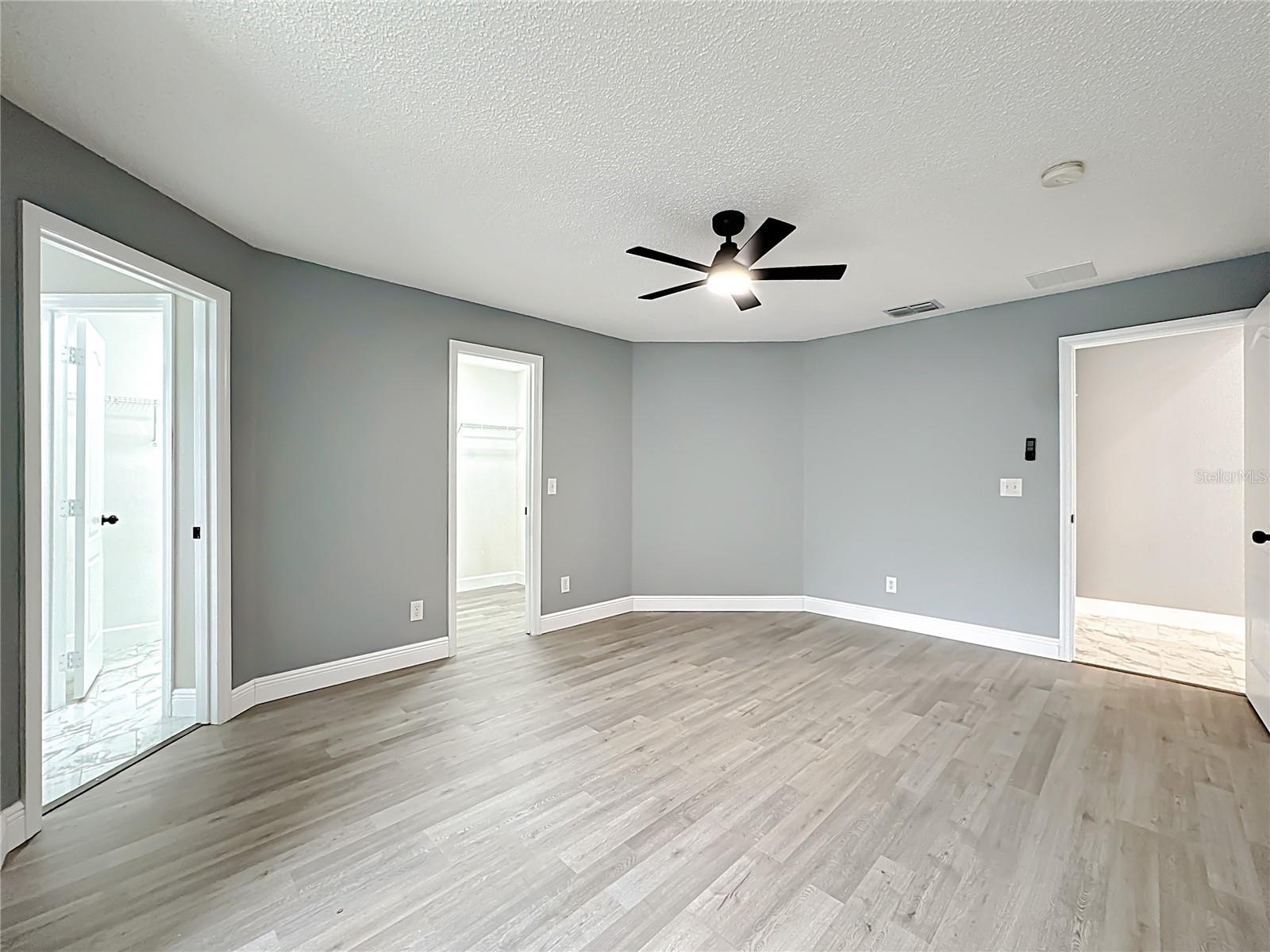 Image 37 of 67 For 697 Winding Lake Drive