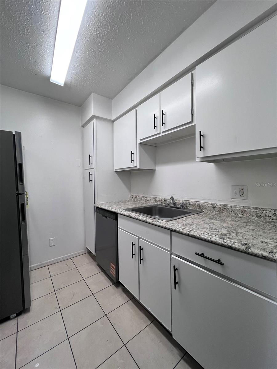 Image 11 of 22 For 295 Wymore Road 201