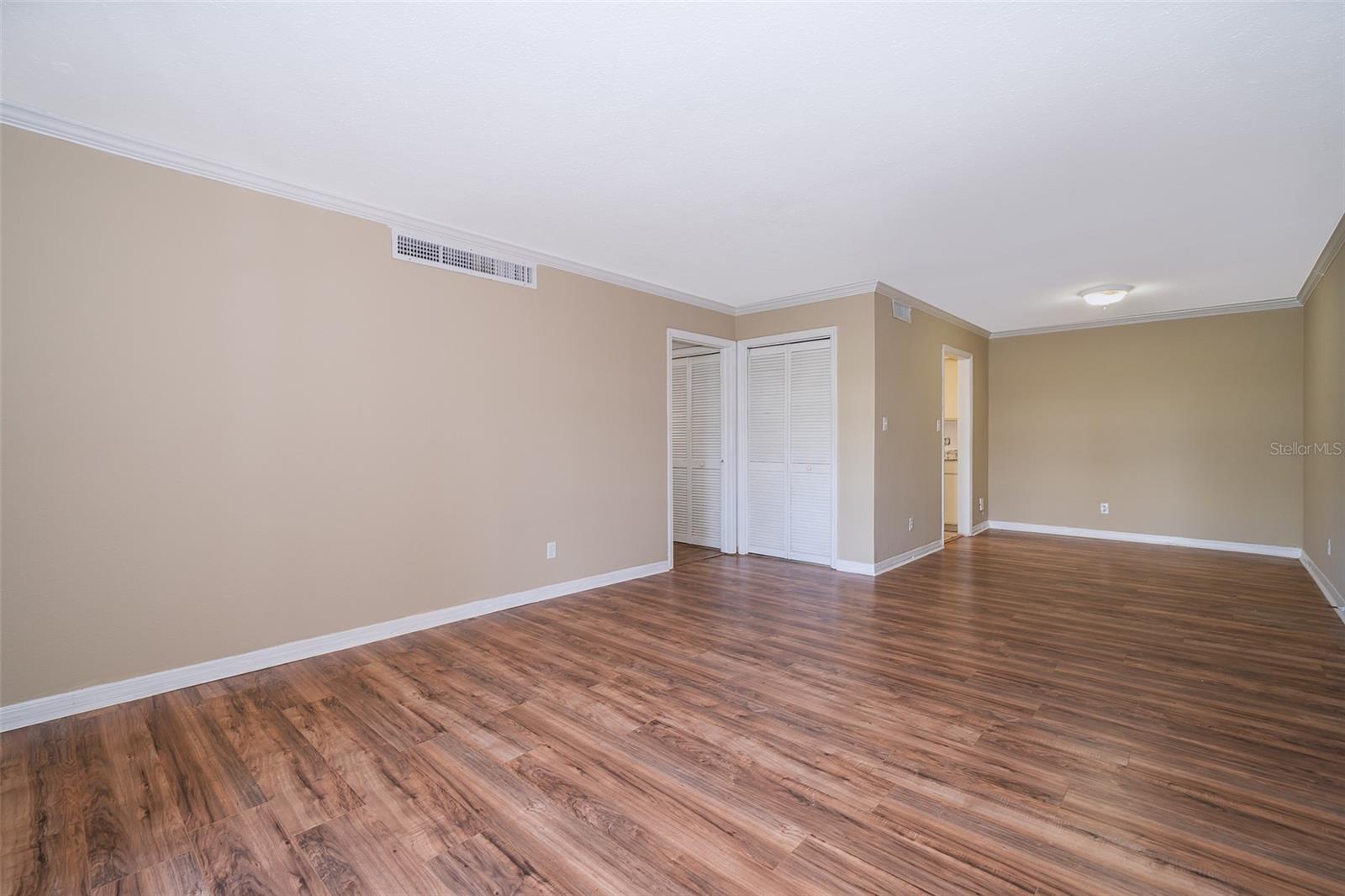 Image 4 of 22 For 295 Wymore Road 201