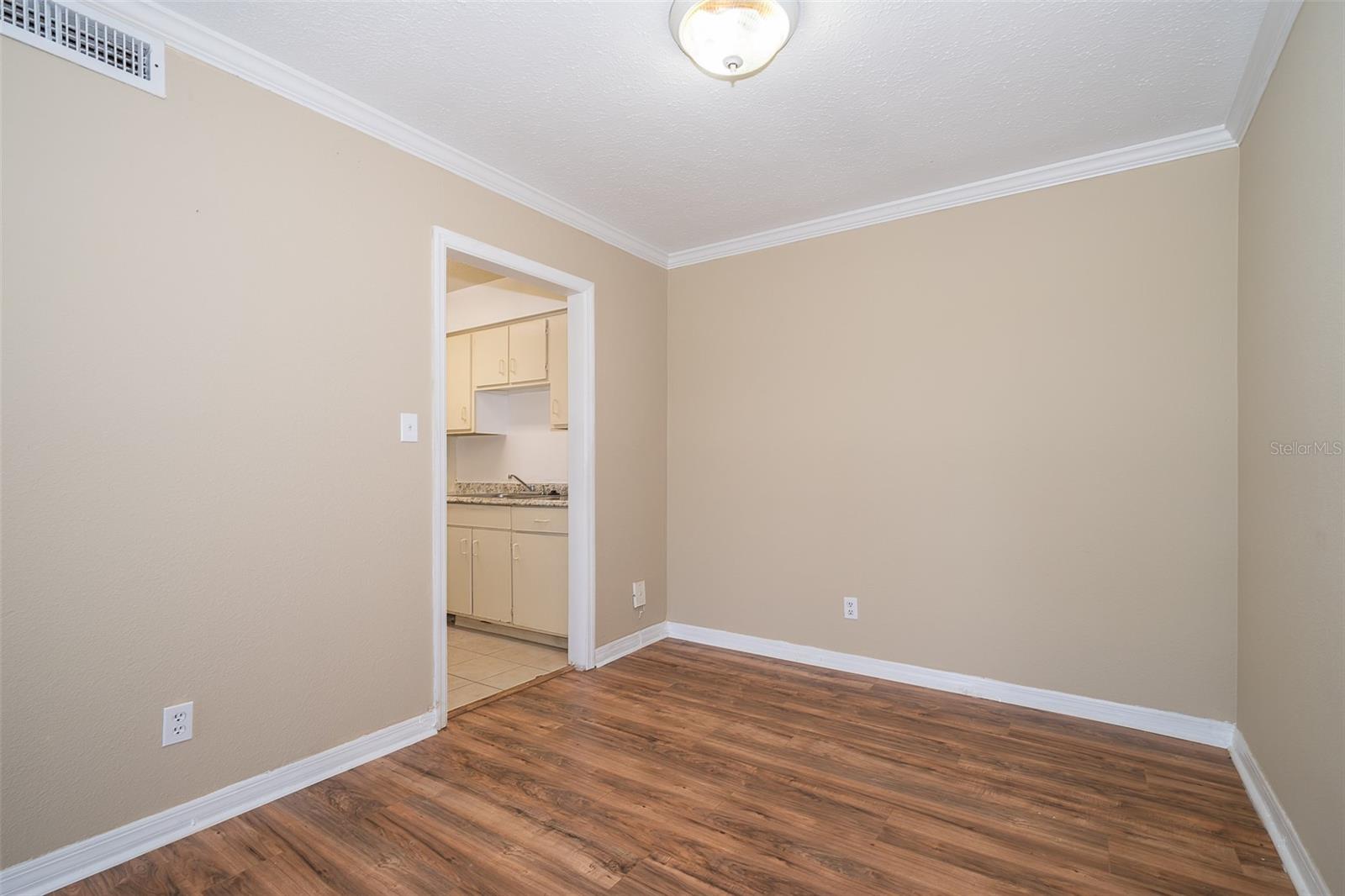 Image 7 of 22 For 295 Wymore Road 201