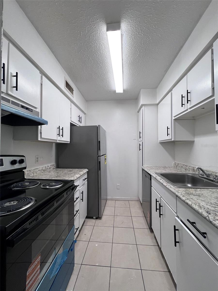 Image 9 of 22 For 295 Wymore Road 201