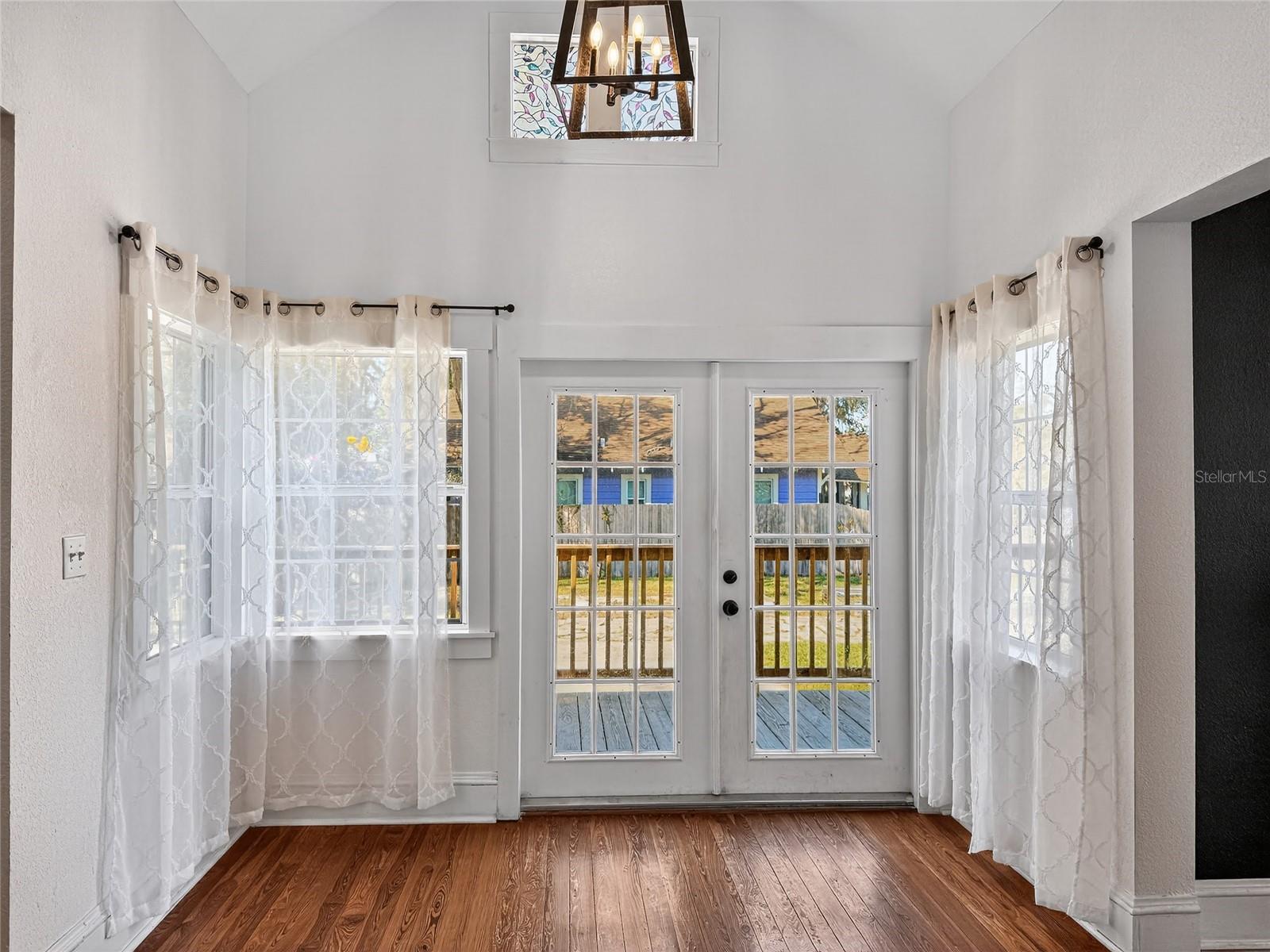 Image 14 of 62 For 1016 Washington Avenue