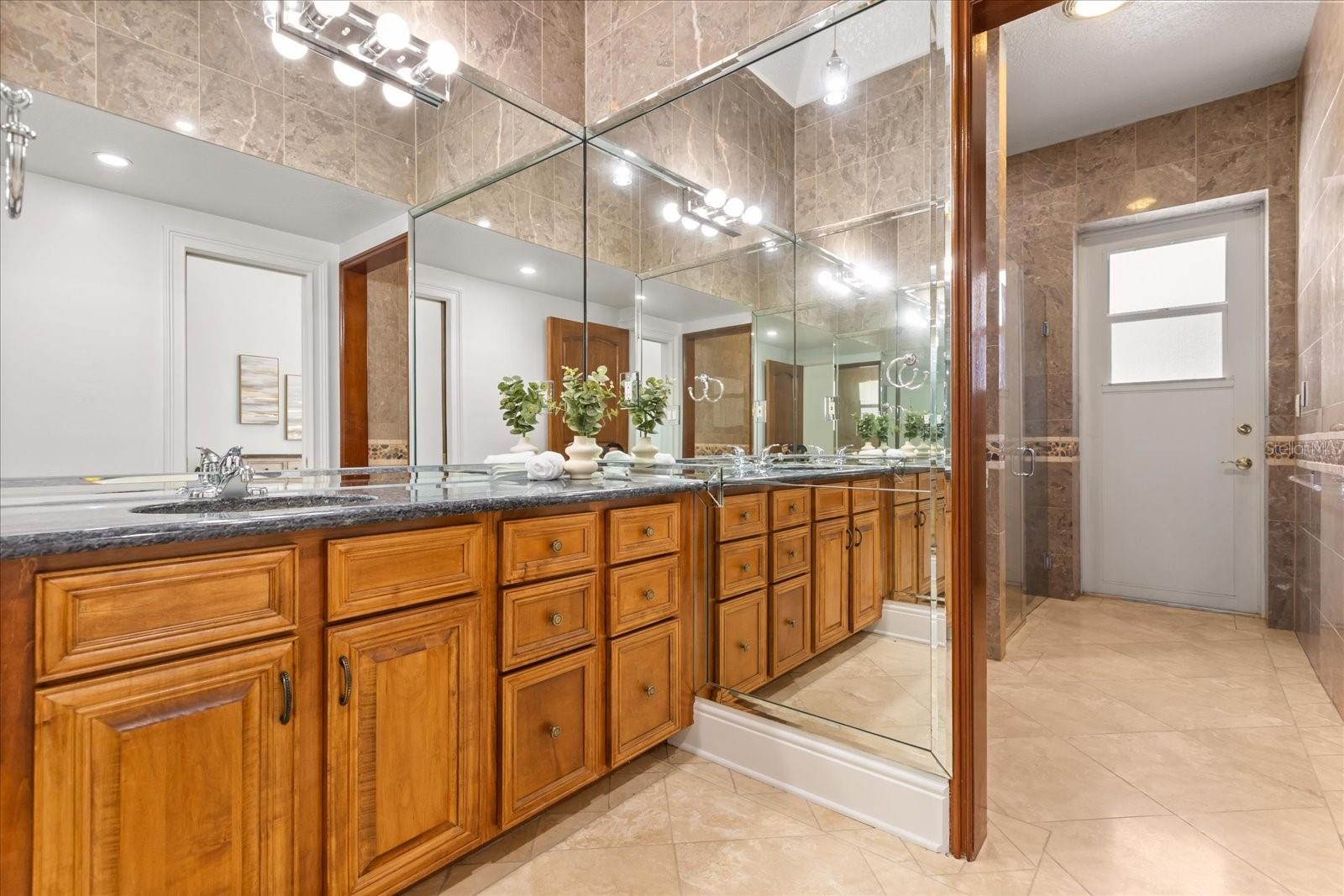 Image 50 of 94 For 1501 Lake Markham Road