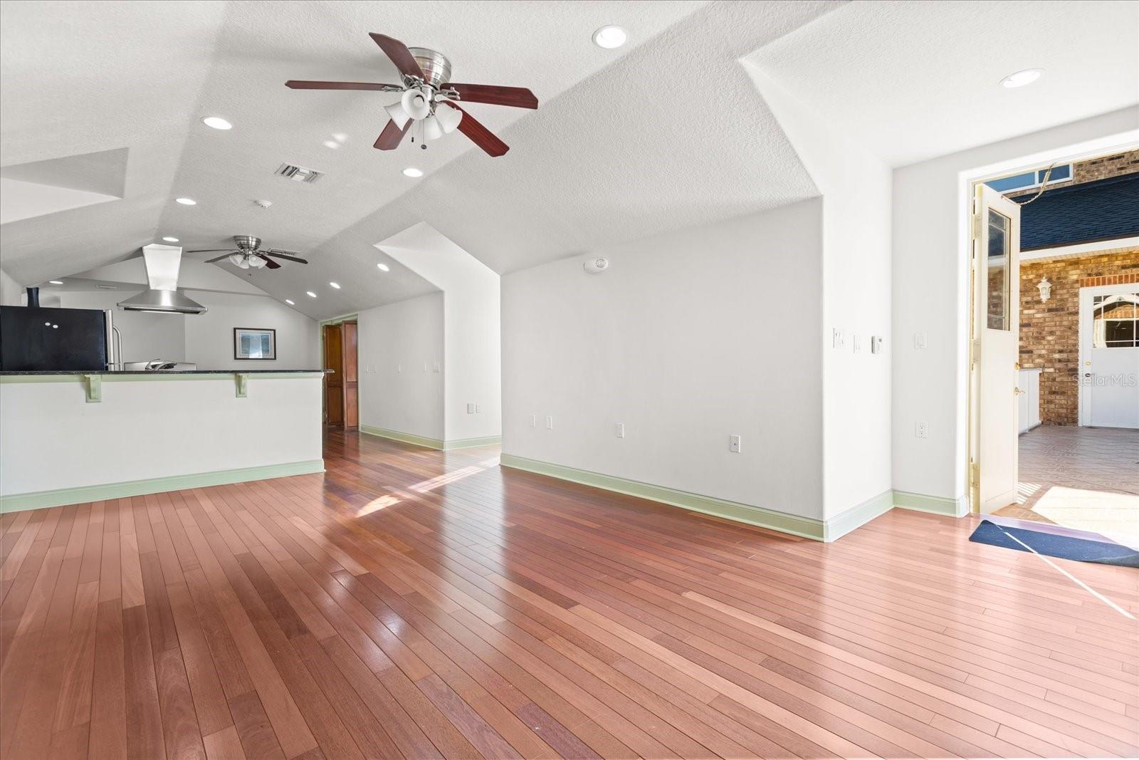 Image 82 of 94 For 1501 Lake Markham Road