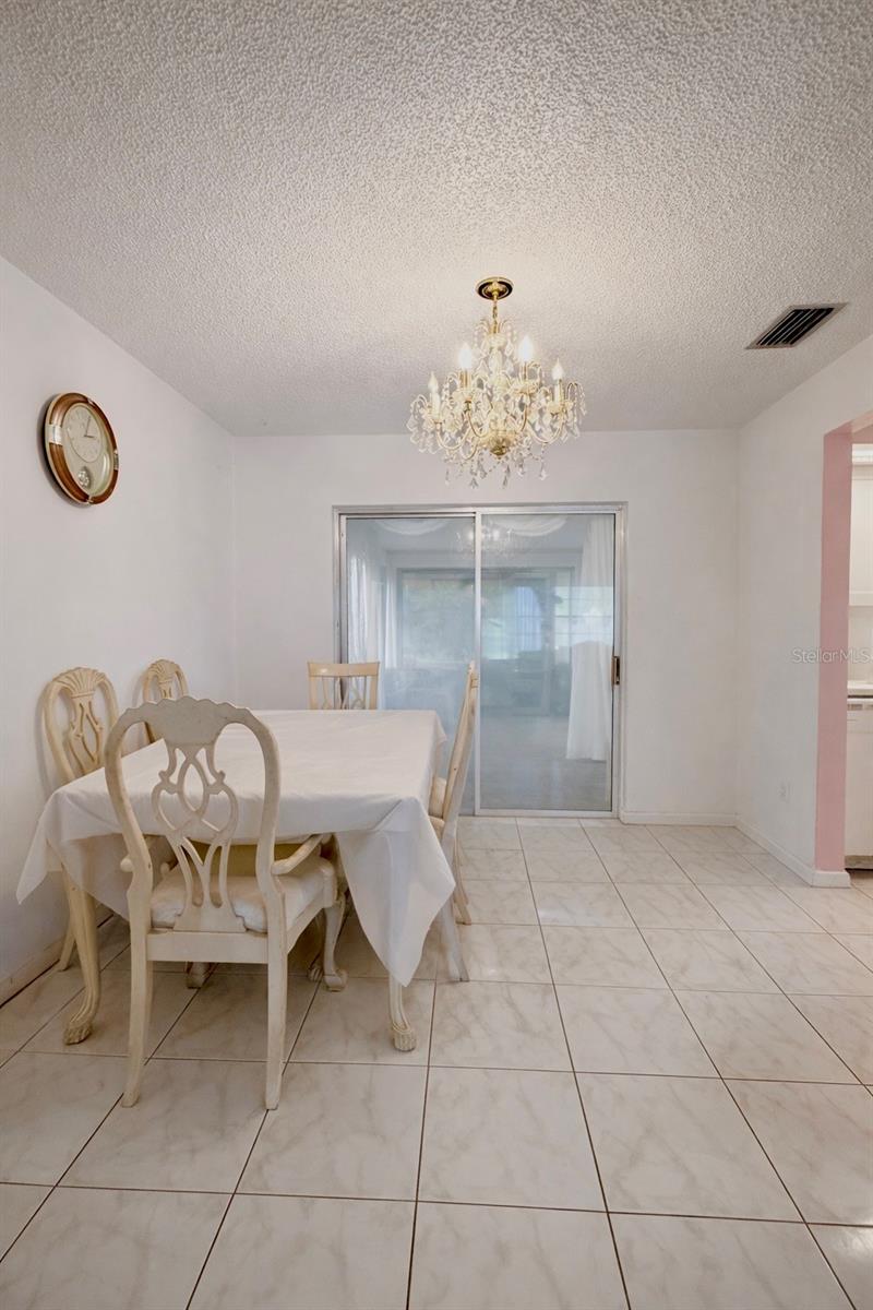 Image 11 of 16 For 1810 Hallcrest Drive