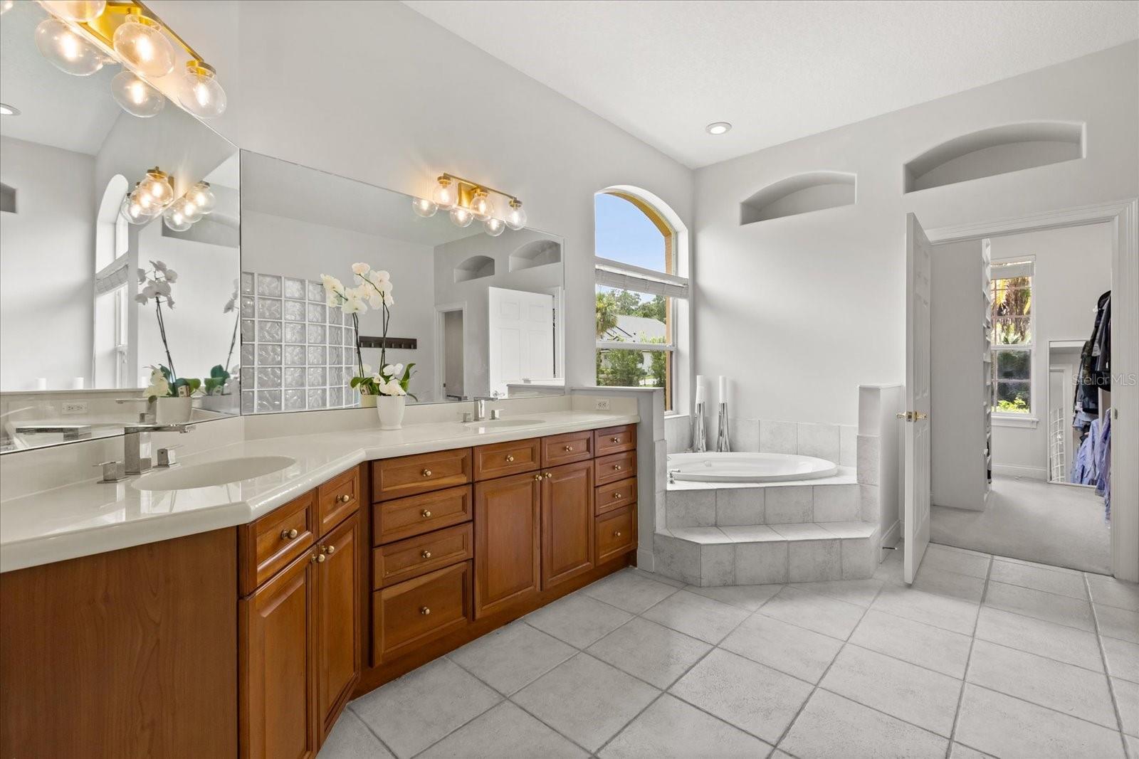 Image 17 of 34 For 213 Heatherwood Court