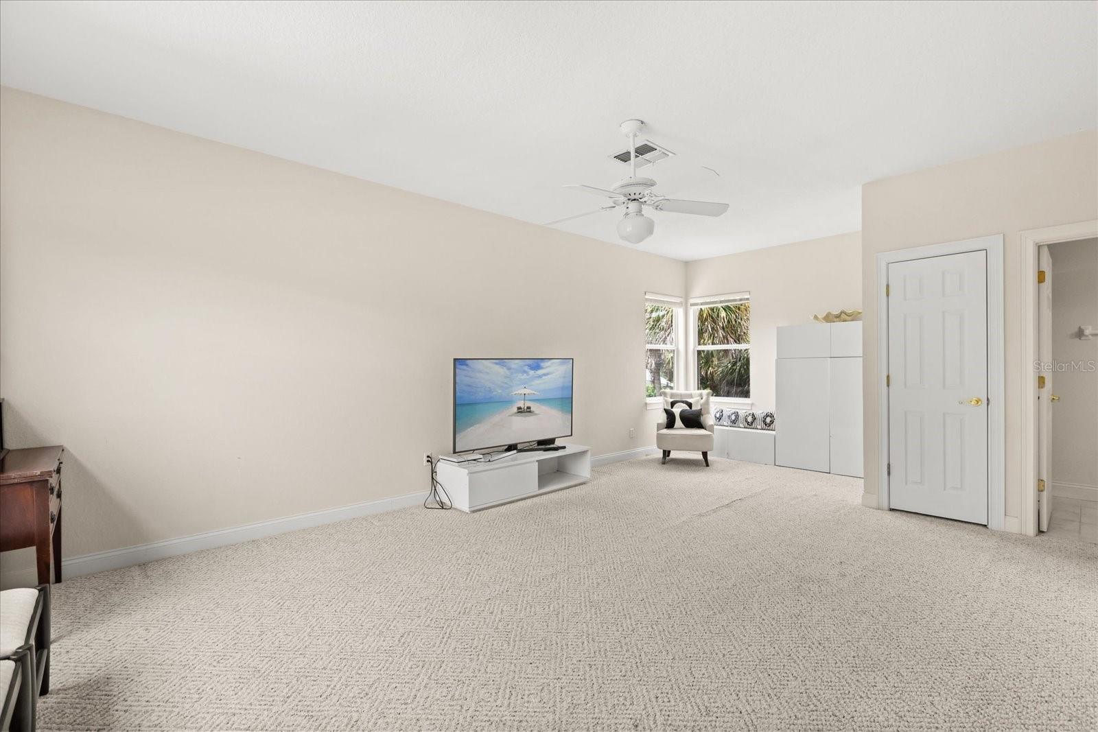 Image 25 of 34 For 213 Heatherwood Court