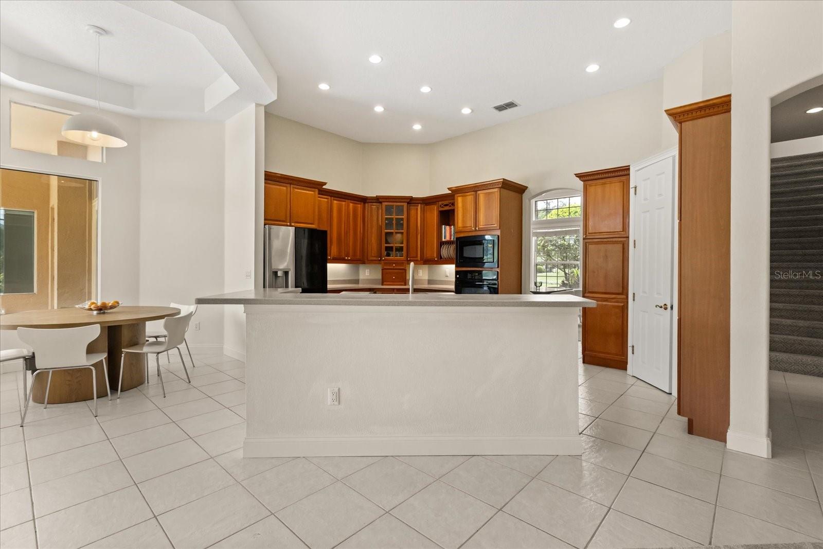 Image 8 of 34 For 213 Heatherwood Court